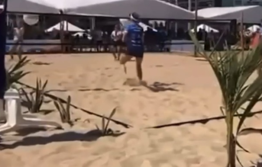 Tendas voam e atingem atletas de beach tennis em praia de Fortaleza; vídeo