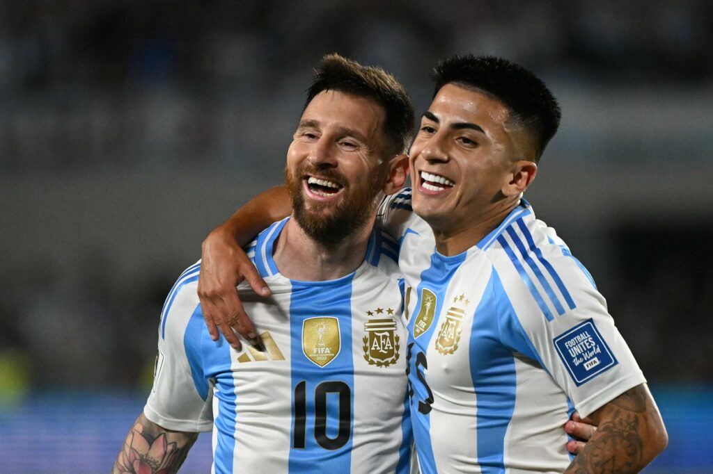 Técnico da Argentina anuncia lista para as Eliminatórias com Messi e Almada