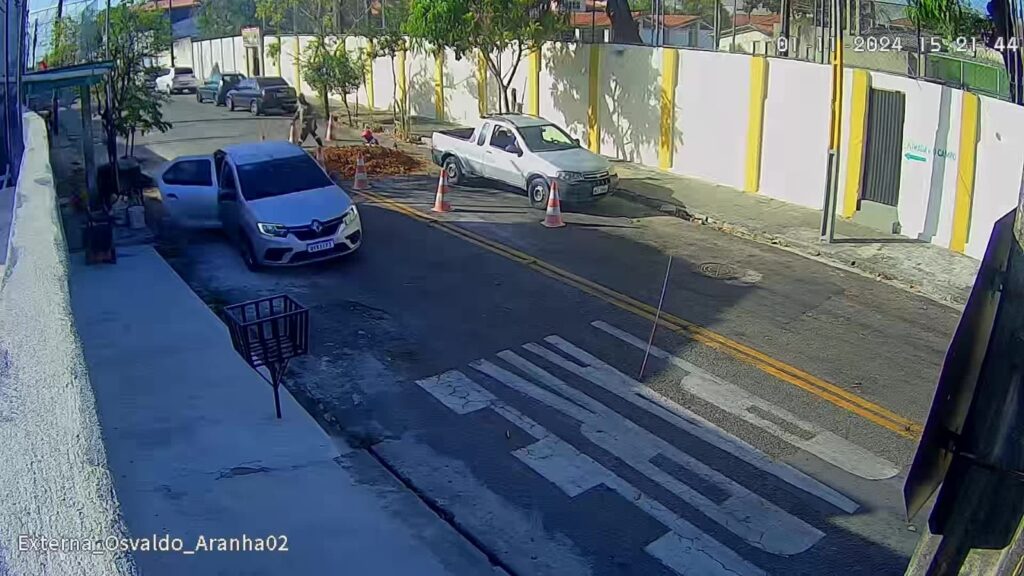 Compactador avaliado em R$ 15 mil é furtado durante obras de reparo de terceirizada da Cagece