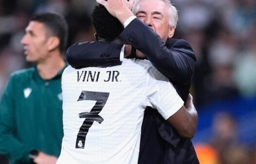 Ancelotti exalta Vini Jr. após atuação de gala na goleada do Real Madrid: ‘Te amo’