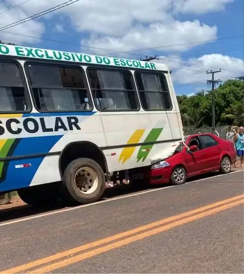 Bebê de sete meses morre em acidente com ônibus escolar em Viçosa do Ceará