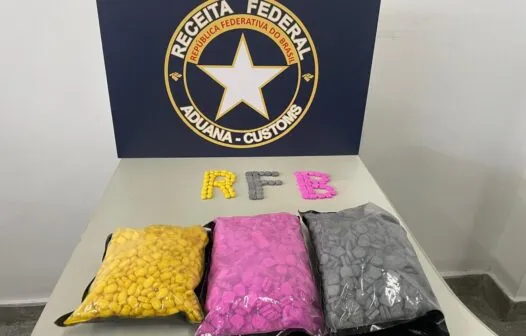 Receita Federal apreende 3 mil comprimidos de ecstasy escondidos em aparelho de som em Fortaleza