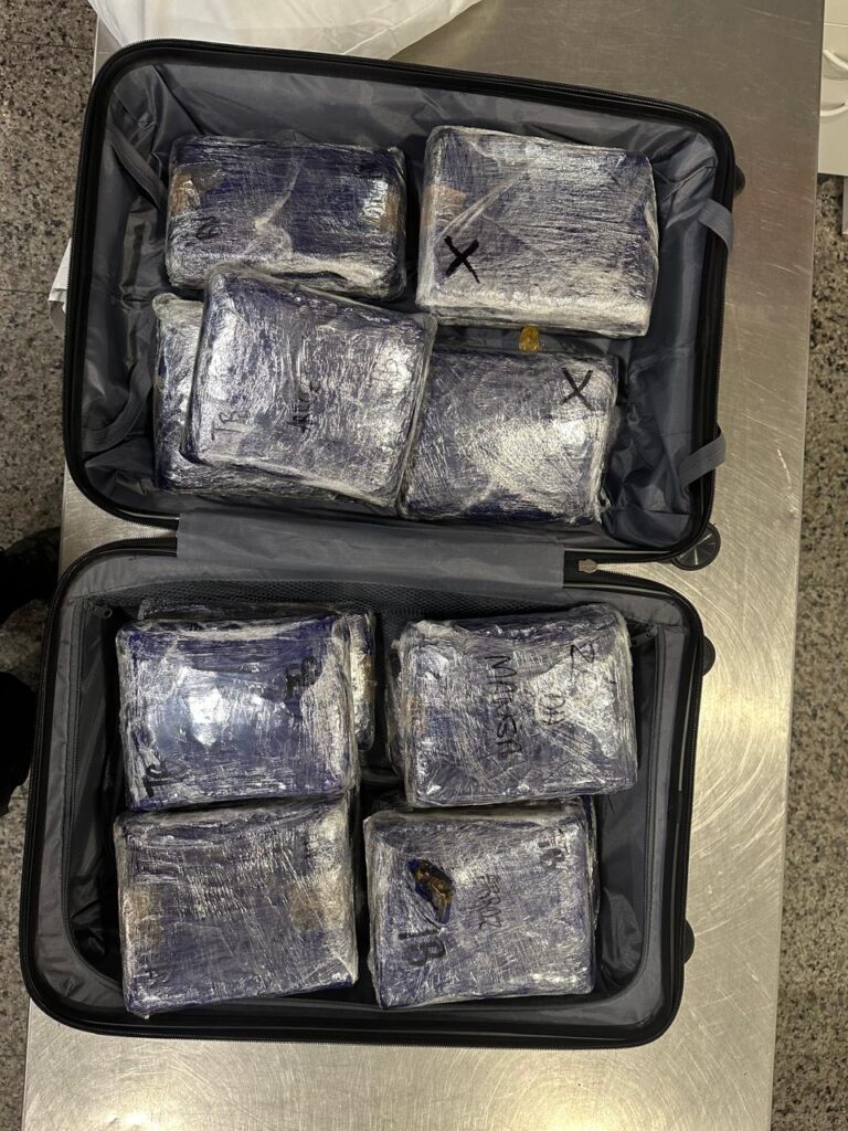 Receita Federal apreende mais de 16 kg de skunk em mala de passageira no Aeroporto de Fortaleza