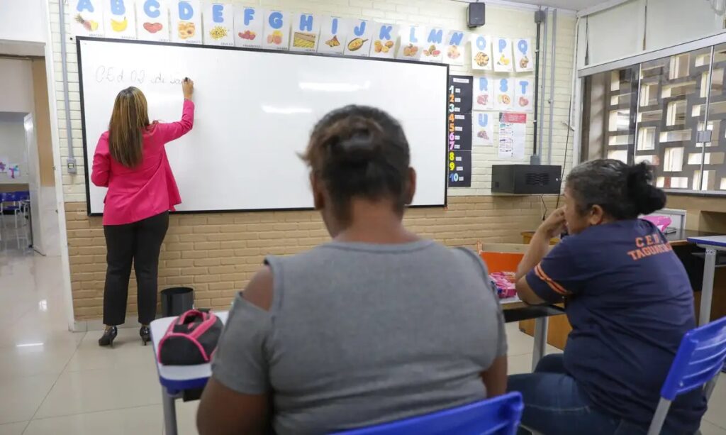 Pé-de-Meia: pagamento a estudantes começa nesta segunda-feira (25)