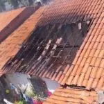 Incêndio destrói parte de casa em Pacatuba/CE; suspeita é de que curto-circuito causou o fogo