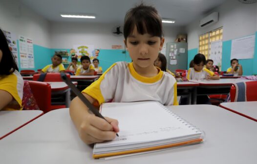 Educação de Fortaleza conquista Selo Nacional de Compromisso com a Alfabetização 2024