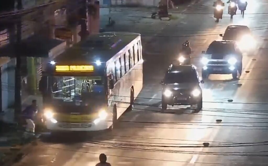 Guarda Municipal captura três suspeitos de assalto a ônibus e agressão contra idoso em Fortaleza