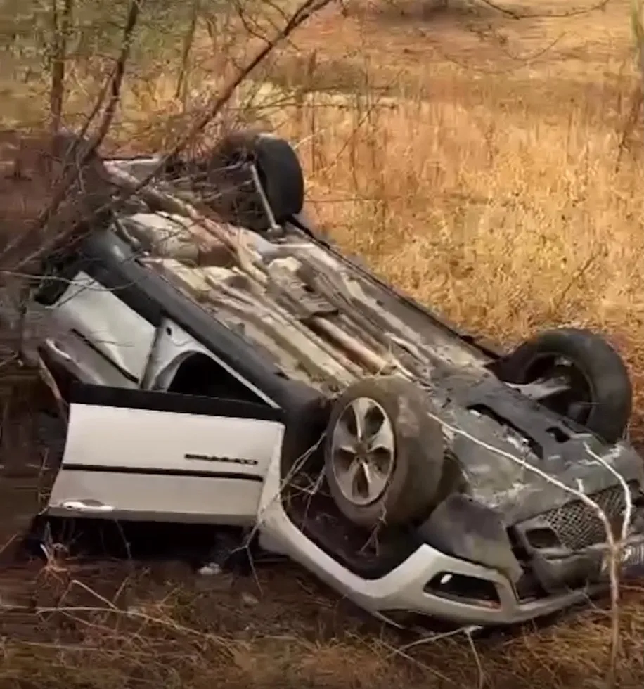 Acidente: carro capota em estrada entre Quixeramobim e Madalena, no Ceará