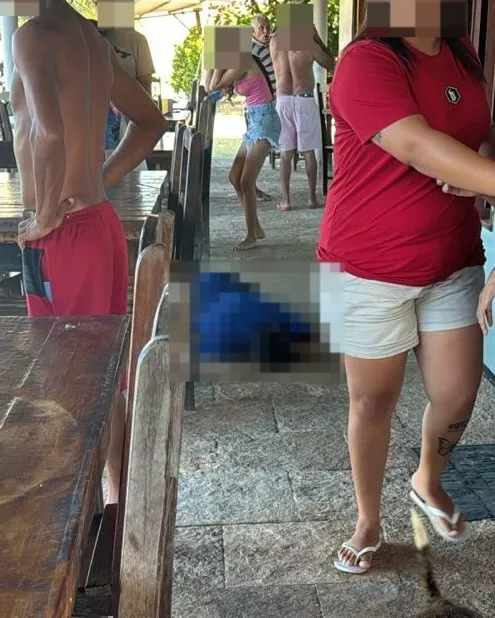 Dois homens almoçam em restaurante em Aracati/CE e depois matam garçom a tiros