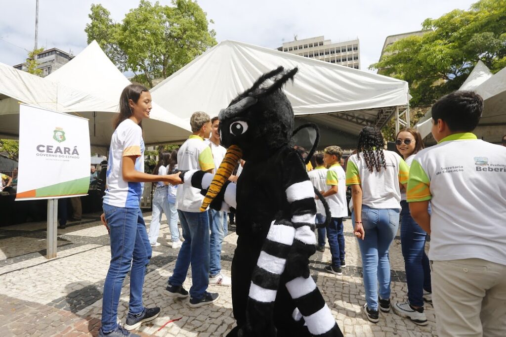 Fortaleza realiza Dia D de Combate ao Aedes aegypti na Praça do Ferreira