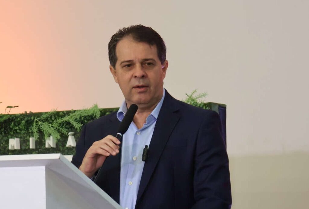 Evandro leitão participa de encontro com secretários municipais