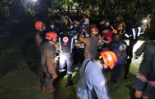 Deslizamento de terra em Taubaté, interior de SP, deixa quatro pessoas soterradas