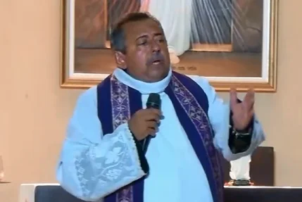 Padre Antônio Furtado critica esquecimento de Jesus no Natal