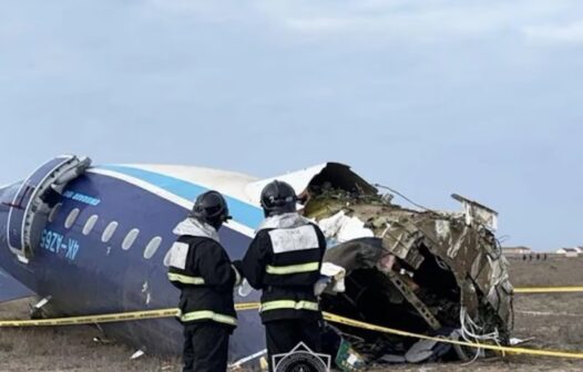 Azerbaijan Airlines diz que acidente fatal foi causado por ‘interferência externa’