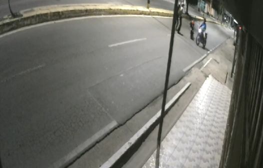 Garçom tem motocicleta levada em assalto e faz vaquinha para obter novo veículo