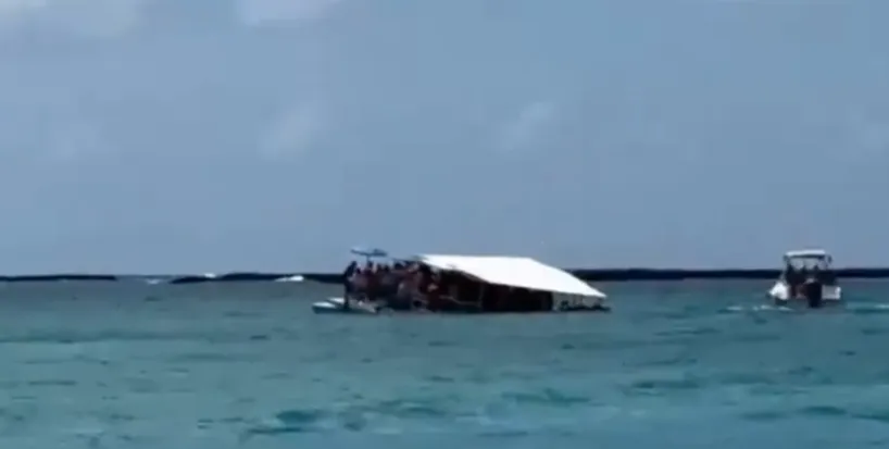 Turistas estavam sem coletes salva-vidas em acidente de catamarã em Maragogi, afirma bombeiros