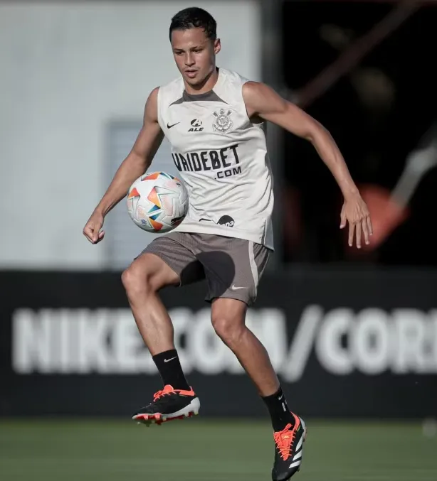 Ceará anuncia contratação de Matheus Araújo, ex-Corinthians, para temporada 2025