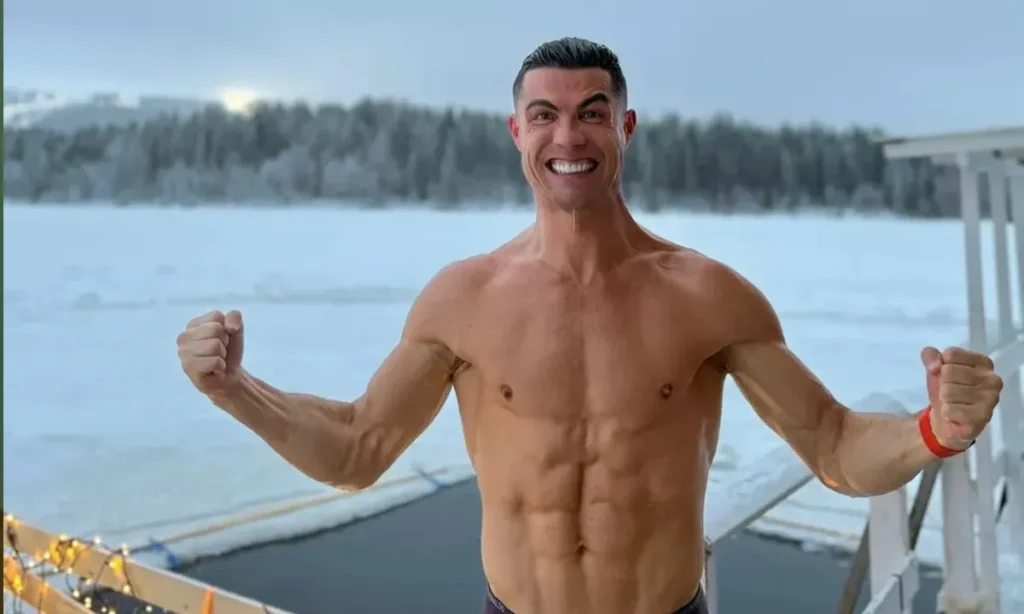 Cristiano Ronaldo desafia -8°C na Lapônia e envia mensagem de Natal aos fãs