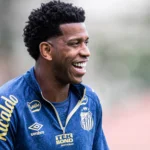 Gil desiste da aposentadoria e renova vínculo com o Santos por mais uma temporada