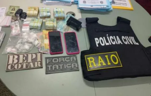 Três pessoas suspeitas de tráfico de drogas e homicídio são presas com quase R$ 48 mil no Ceará