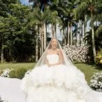 Larissa Manoela exibe vestido deslumbrante em terceira cerimônia de casamento