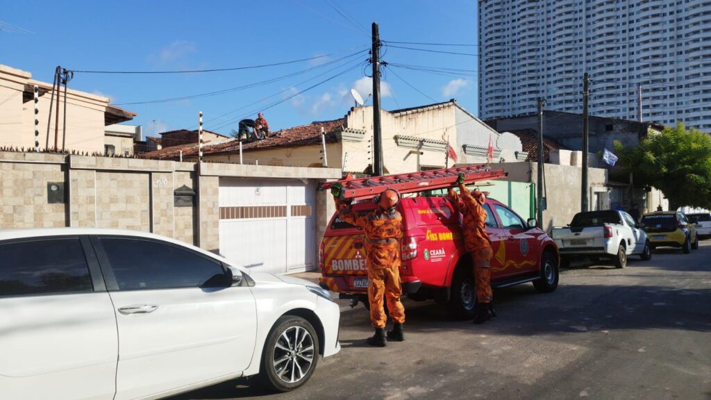 Idoso é encontrado morto em telhado de casa no Centro de Fortaleza