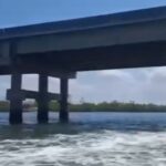 Morador mostra situação precária de ponte no Rio Jaguaribe, em Aracati, no Ceará