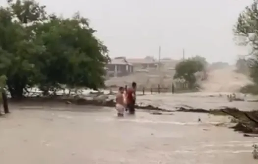 Tauá e Banabuiú registram alagamentos em meio a fortes chuvas no interior do Ceará