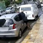 Flanelinha é flagrado arrombando carro e furtando pertences da vítima, em Fortaleza