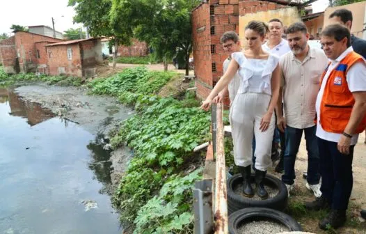 Evandro Leitão visita comunidades próximas ao Rio Maranguapinho afetadas pelas chuvas e anuncia medidas de mitigação