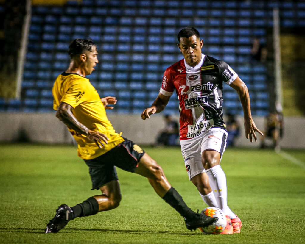 Ferroviário estreia com derrota para o Sport no Nordestão após gol nos acréscimos