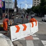 Prefeitura de Fortaleza bloqueia cruzamento do Centro para reparo em rede de drenagem