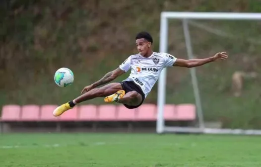 Fortaleza oficializa contratação do atacante colombiano Dylan Borrero