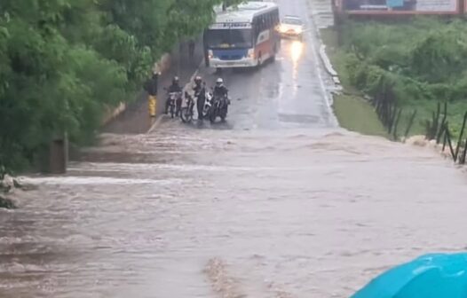 Juazeiro do Norte, no Ceará, registra alagamentos e vias tomadas por lamaçal após fortes chuvas