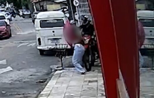 Mulher reage a assalto, luta com os criminosos e tem pertences roubados em Fortaleza