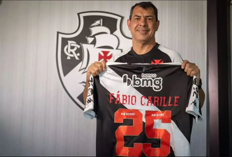 Carille é apresentado no Vasco, trabalha na vinda de reforços e descarta Balbuena