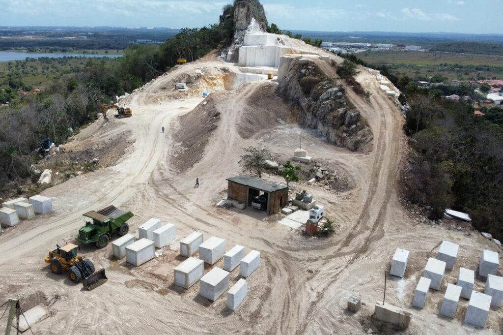 Exportações do setor mineral cearense crescem 6% em 2024, com destaque para quartzitos e mármore