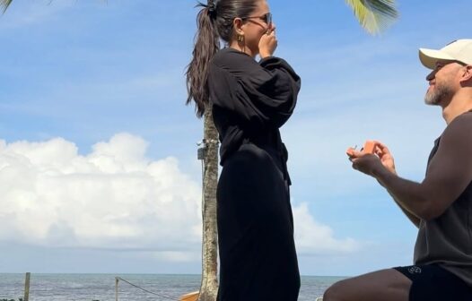 Fernanda Bande é pedida em casamento em praia na Bahia