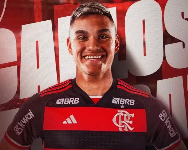 Flamengo anuncia o empréstimo de argentino Carlos Alcaraz para time da Inglaterra