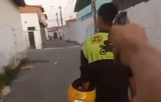 Motociclista por aplicativo é morto a tiros após ser interrogado por criminosos, em Fortaleza