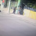 Mulher agride jovem para roubar celular no bairro Benfica e foge após ser seguida por moradores