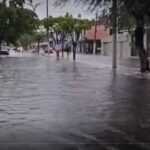 Chuvas deixam ruas e avenidas alagadas em Quixadá (CE), neste domingo (12)