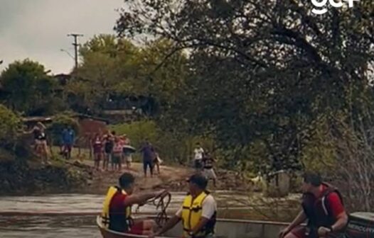 Corpo de Bombeiros resgata gestante ilhada em distrito da cidade de Forquilha, no Ceará