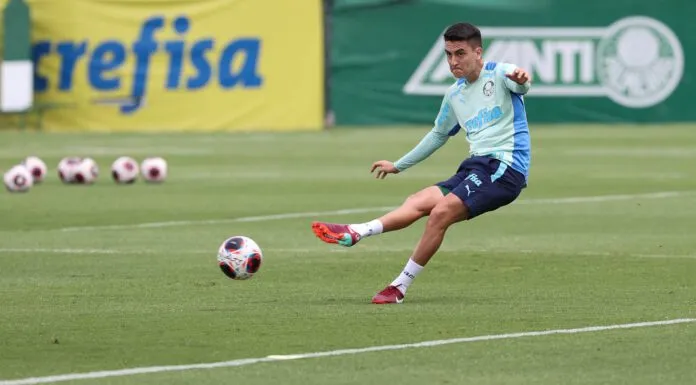 Abel dá oportunidade para promessas da base em treino da pré-temporada do Palmeiras