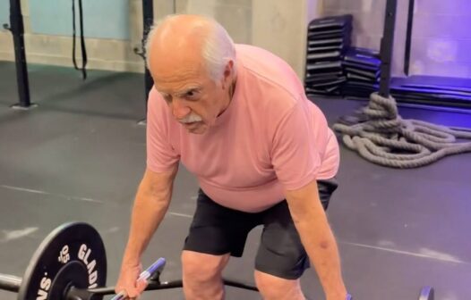 Aos 91 anos, ator Ary Fontoura mostra treino na academia: “Domingou”