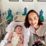 Letícia Cazarré atualiza estado de saúde da filha, que está internada na UTI