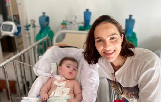 Letícia Cazarré atualiza estado de saúde da filha, que está internada na UTI