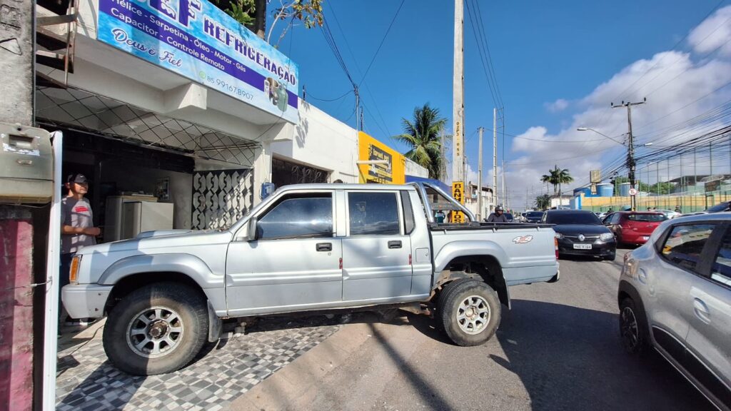 Polícia Civil prende dupla após perseguição e recupera veículo usado em assaltos