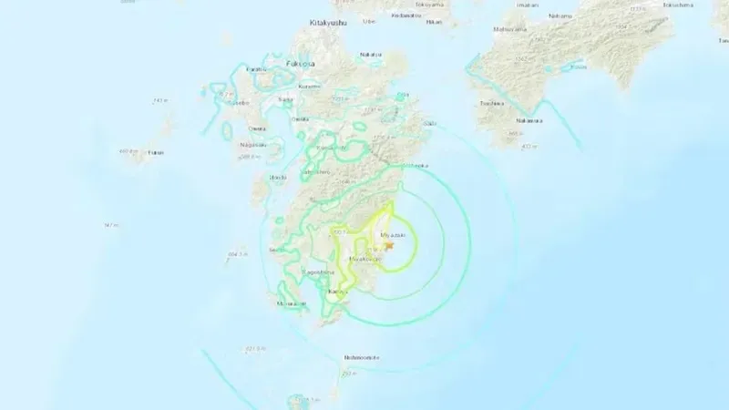 Terremoto de magnitude 6,9 abala o sudoeste do Japão, seguido por alertas de tsunami