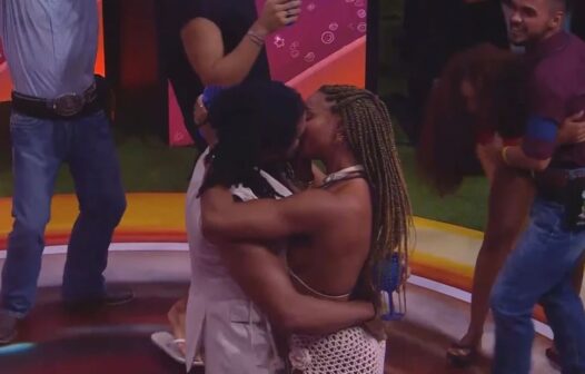 Madrugada no ‘BBB 25’ tem beijão de Aline e Diogo